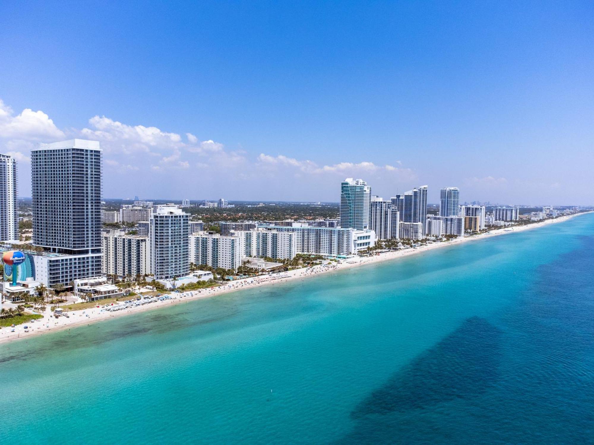 Wake Up To The Sound Of Waves In A Stylish Condo In A Luxury Resort Голливуд Экстерьер фото