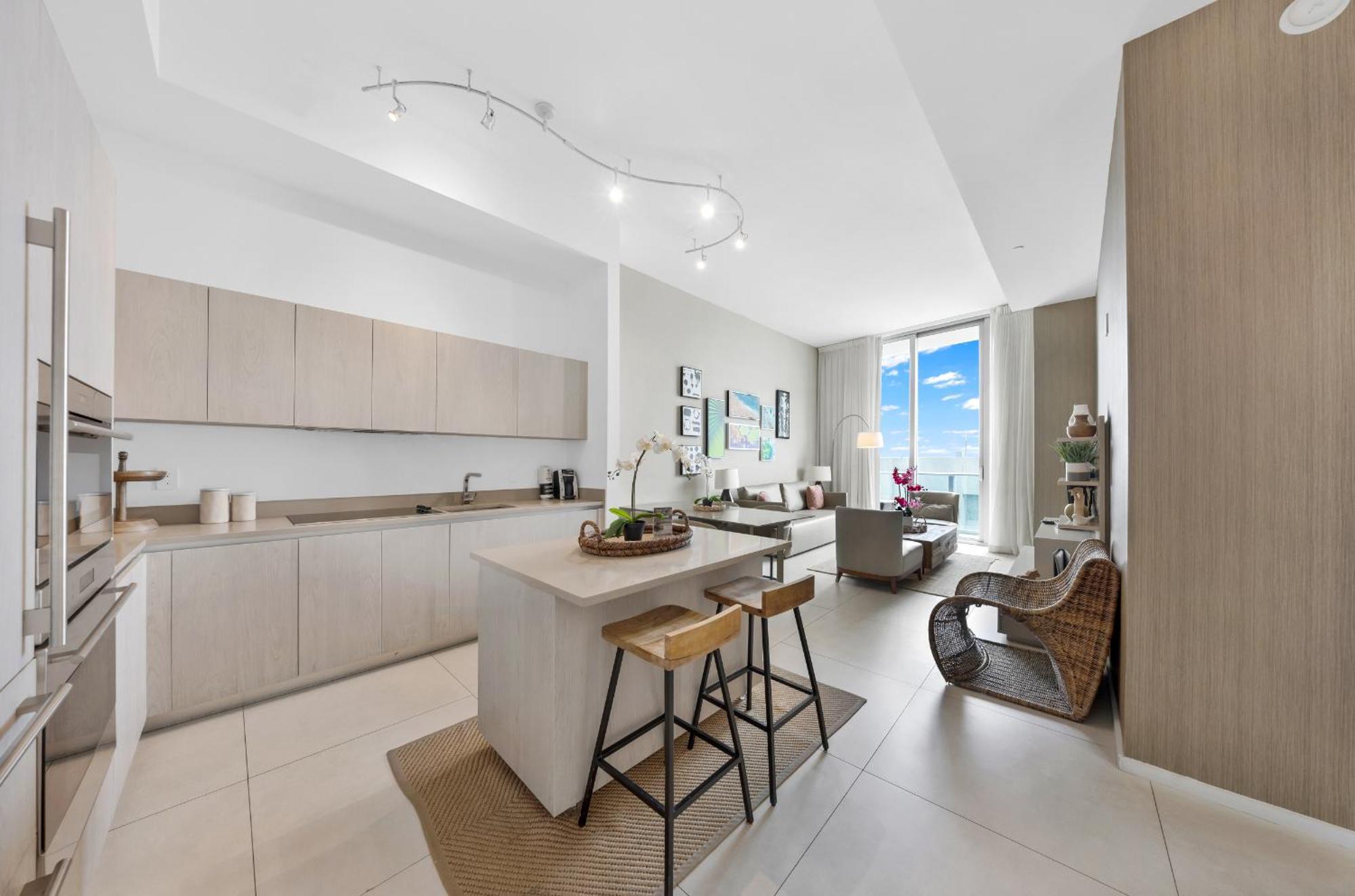 Wake Up To The Sound Of Waves In A Stylish Condo In A Luxury Resort Голливуд Экстерьер фото