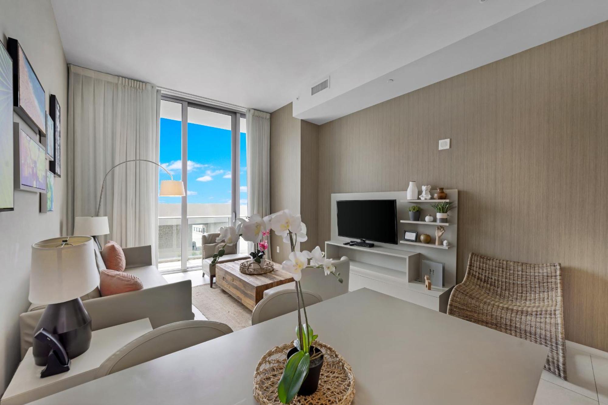 Wake Up To The Sound Of Waves In A Stylish Condo In A Luxury Resort Голливуд Экстерьер фото