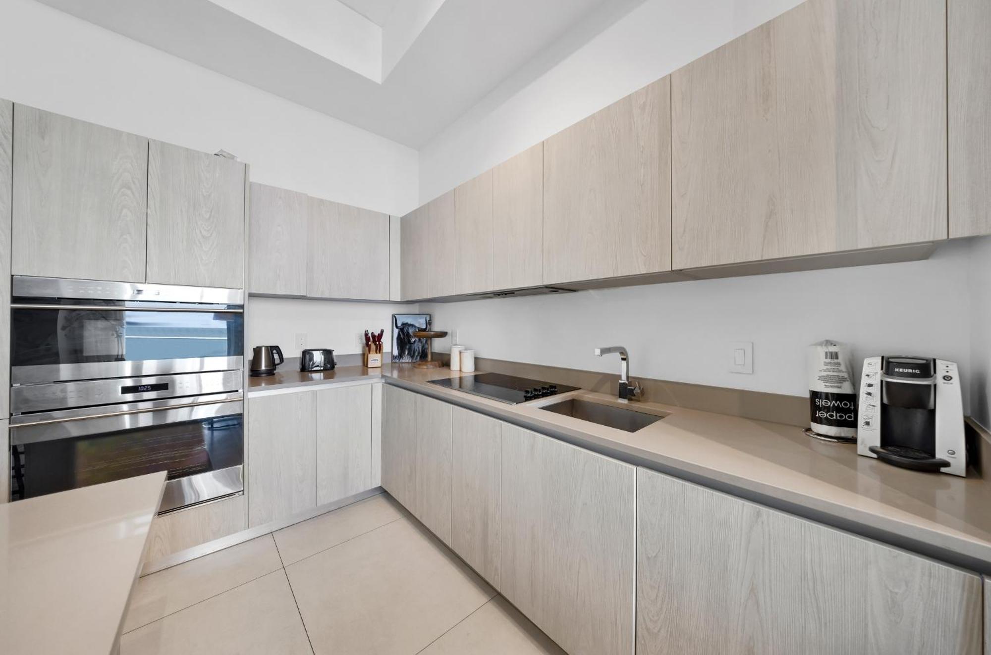 Wake Up To The Sound Of Waves In A Stylish Condo In A Luxury Resort Голливуд Экстерьер фото