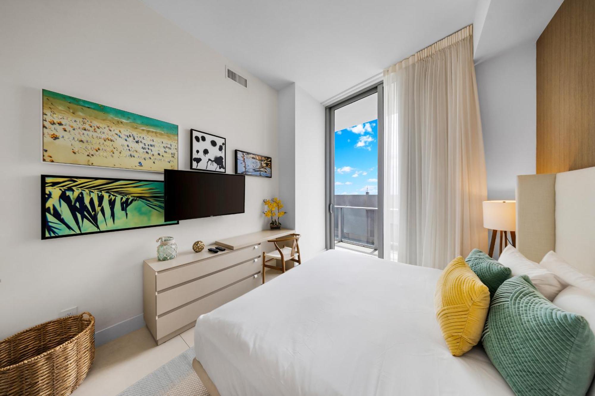 Wake Up To The Sound Of Waves In A Stylish Condo In A Luxury Resort Голливуд Экстерьер фото