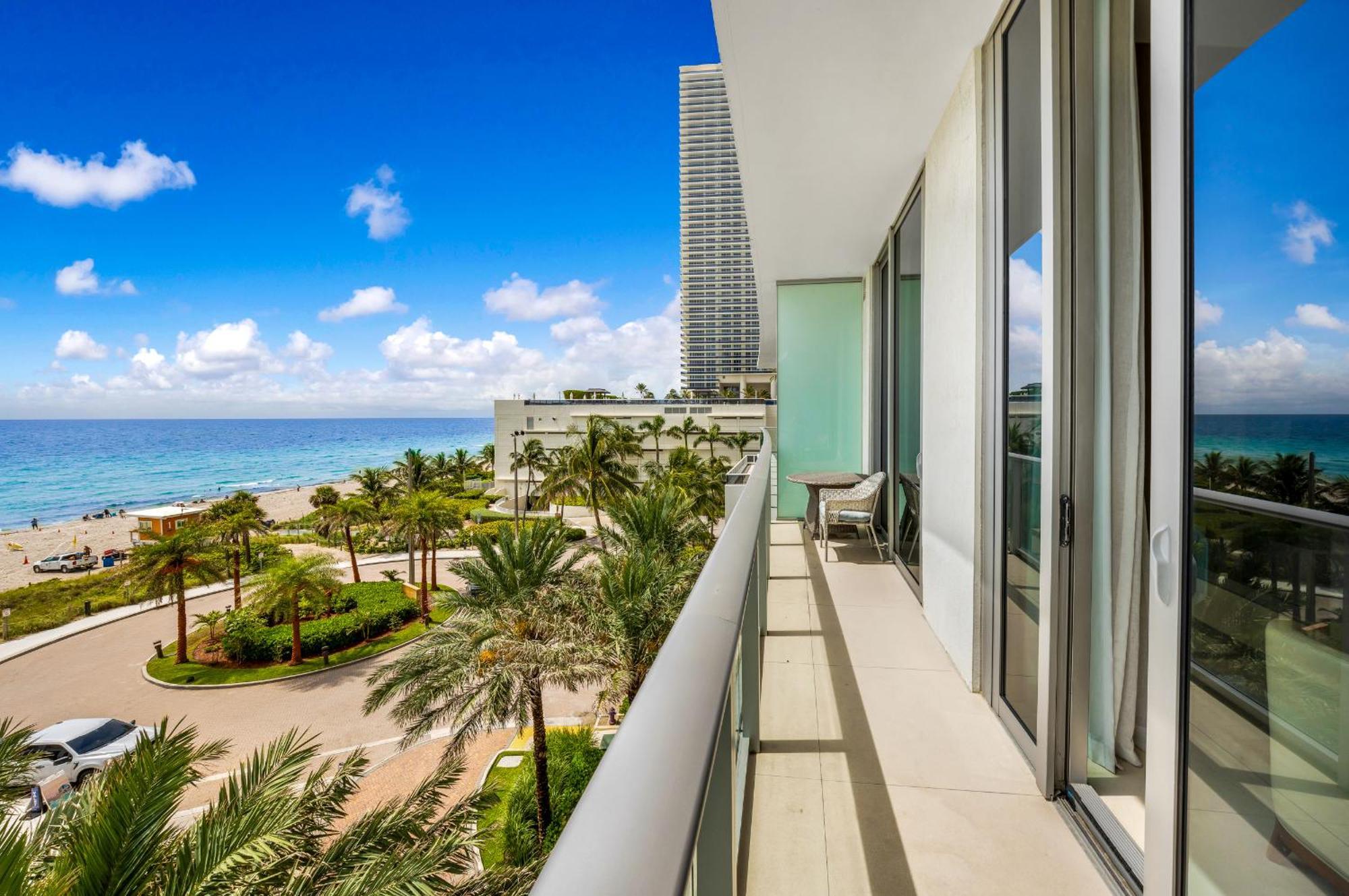 Wake Up To The Sound Of Waves In A Stylish Condo In A Luxury Resort Голливуд Экстерьер фото