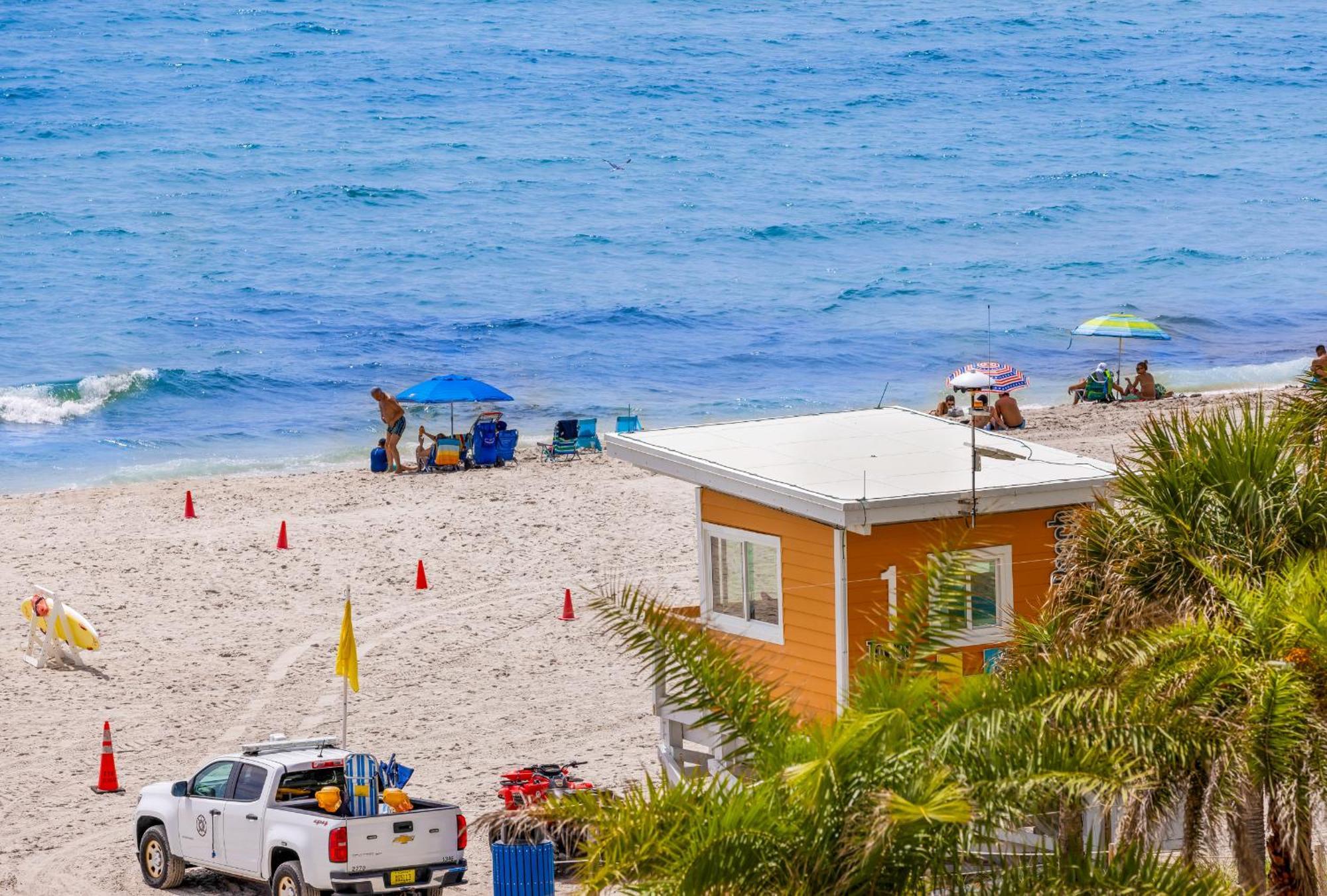 Wake Up To The Sound Of Waves In A Stylish Condo In A Luxury Resort Голливуд Экстерьер фото
