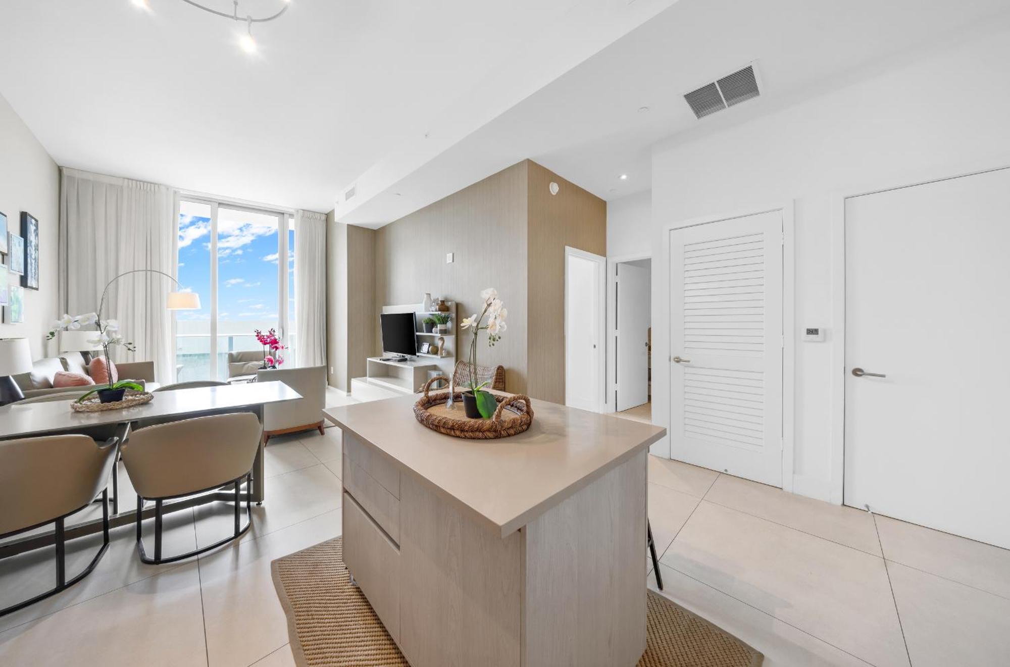 Wake Up To The Sound Of Waves In A Stylish Condo In A Luxury Resort Голливуд Экстерьер фото